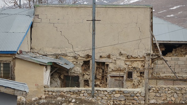 Foto - Hasar gün geçtikçe ortaya çıkıyor! Deprem Sarız'ı bu hale getirdi