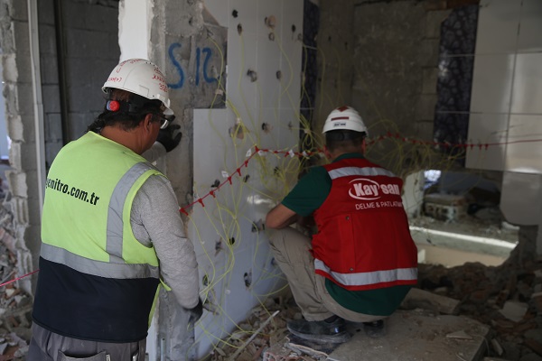 Foto - Hasarlı binalar böyle yıkılıyor