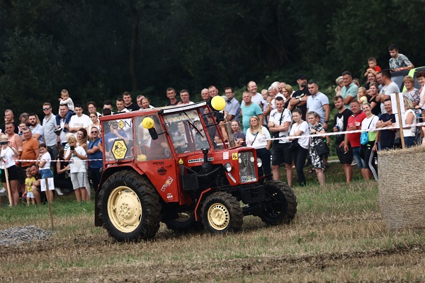 Foto - Hasat sezonunun sonunda traktörler yarıştı