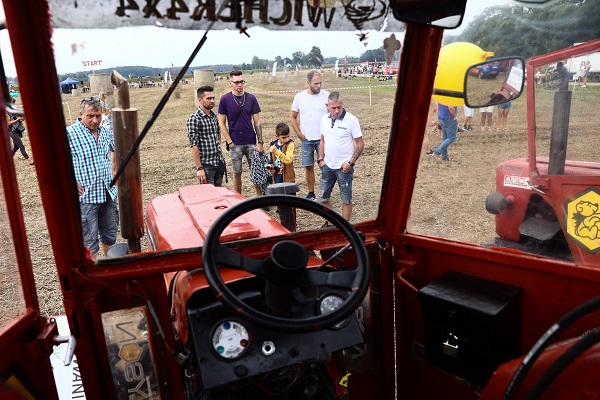 Foto - Hasat sezonunun sonunda traktörler yarıştı