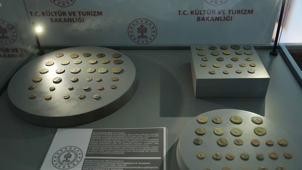 Foto - Hasret bitti: 1.700 yıllık sikkeler Türkiye’ye döndü