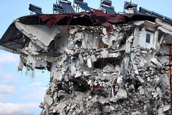 Foto - Hassa ilçesinde 191 binanın enkazı kaldırıldı