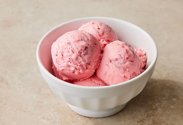 Foto - Hasta olmak istemiyorsanız böyle yapın! Siz dondurmayı nasıl yiyorsunuz?