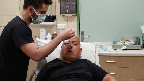 Foto - Hasta yakını, yumrukladığı doktorun burnunu kırdı