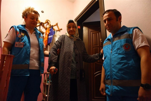 Foto - Hastalara oy kullanma hizmeti sunuldu