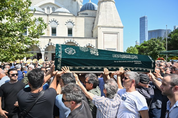 Foto - Hastane odasında ölü bulunmuştu! Prof. Dr. Gökçen Orhan son yolculuğuna uğurlandı