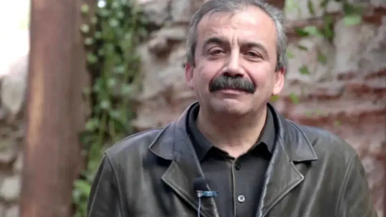 Foto - Hastaneye kaldırılan ve durumu kritik olan Sırrı Süreyya Önder’le ilgili flaş gelişme! Yavuz Bingöl ağlayarak açıkladı 