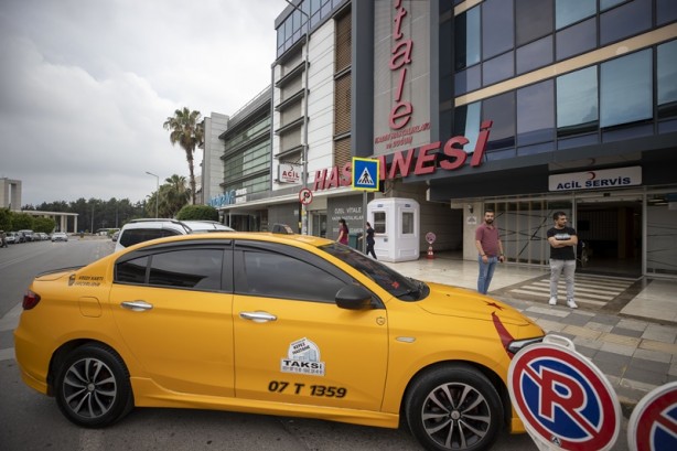 Foto - Hastaneye yetişmeye çalışan kadın takside doğum yaptı