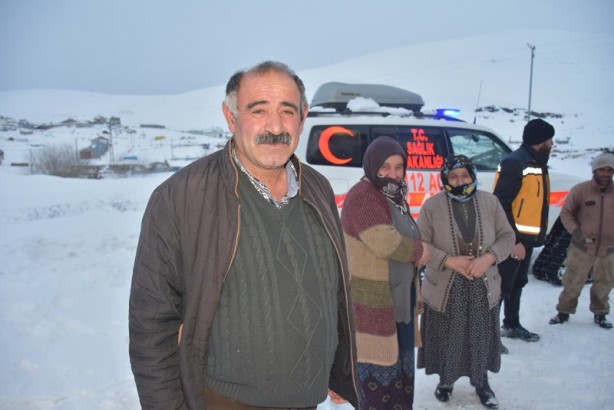 Foto - Hastaneye yetiştirmek için zamanla yarıştılar
