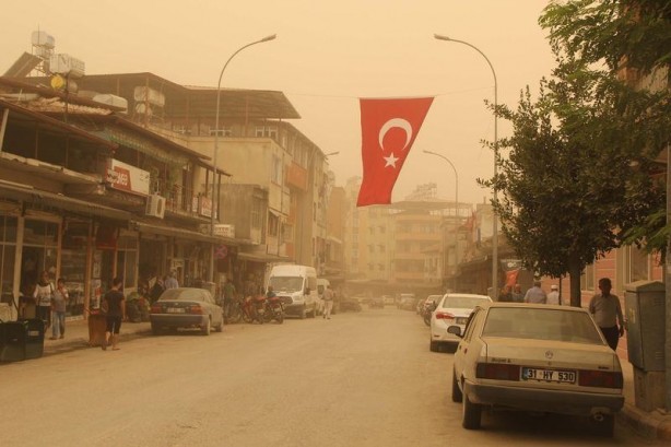 Foto - Hatay sarıya büründü