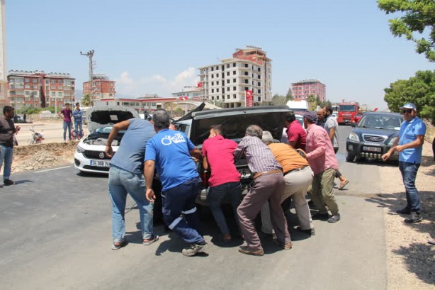 Foto - Hatay’da 2 otomobil çarpıştı! 4 kişi yaralandı