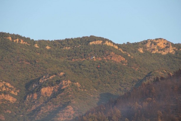 Foto - Hatay'da çıkan orman yangınına sabah saatlerinde de müdahale devam ediyor