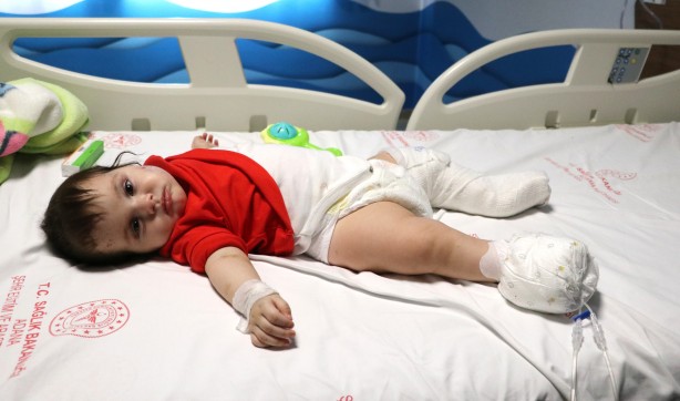 Foto - Hatay'da enkazdan kurtarılan Birce bebek ile ailesi Adana'da kavuştu!