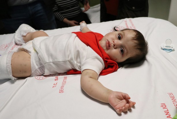 Foto - Hatay'da enkazdan kurtarılan Birce bebek ile ailesi Adana'da kavuştu!