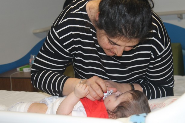 Foto - Hatay'da enkazdan kurtarılan Birce bebek ile ailesi Adana'da kavuştu!