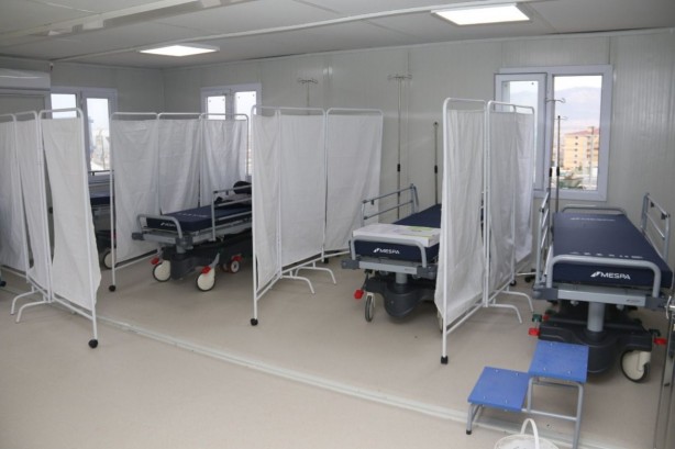 Hatay’da inşa edilen sahra hastanesi hasta kabulüne başladı