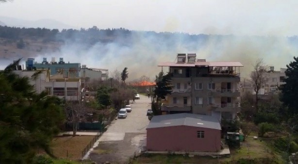 Foto - Hatay'da otluk alanda korkutan yangın