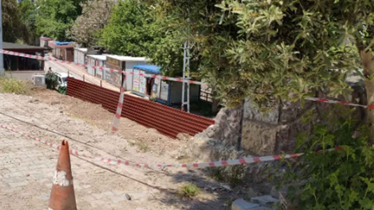 Hatay'da sıcak saatler: Kazıda bulundu, bölgeye giriş çıkışlar kapatıldı