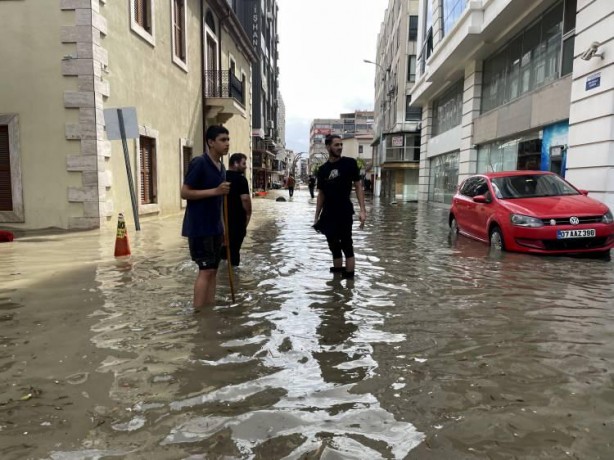 Foto - Hatay’da sokaklar Venedik’e döndü