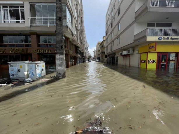 Foto - Hatay’da sokaklar Venedik’e döndü