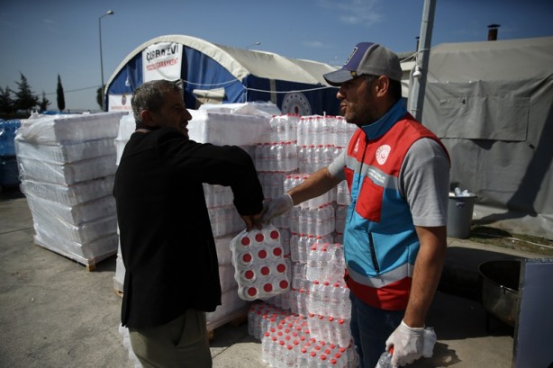 Foto - Hatay'da su dağıtımı aralıksız sürüyor