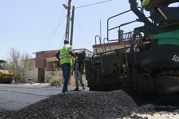 Foto - Hatay'da yaralar sarılıyor! 40 derecede asfalt çalışması