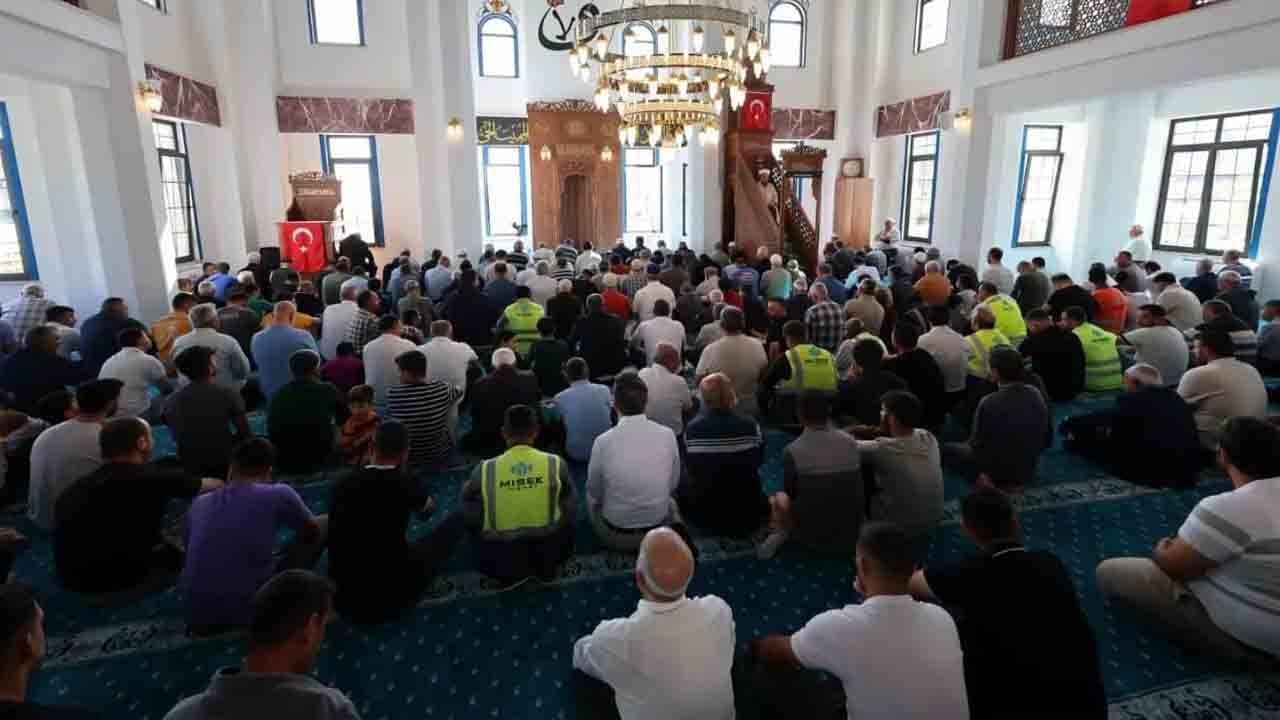 Foto - Hatay’da yeniden inşa sürüyor: Deprem sonrası 138. cami ibadete açıldı