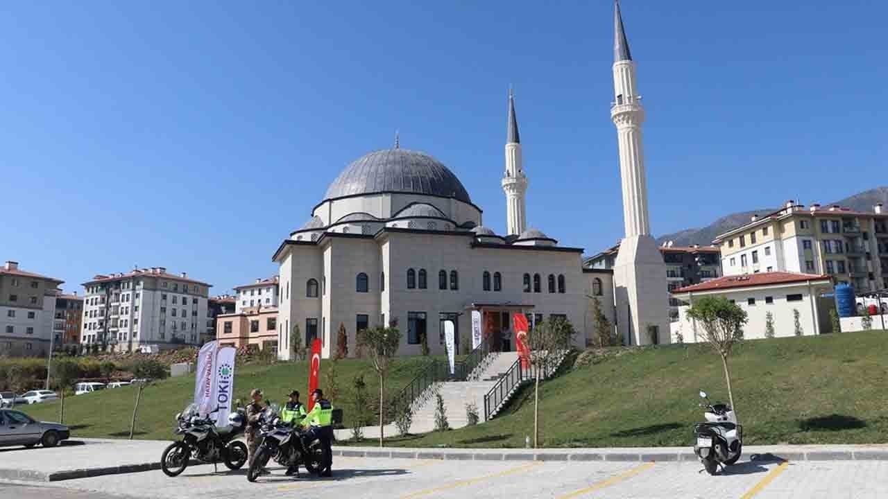 Foto - Hatay’da yeniden inşa sürüyor: Deprem sonrası 138. cami ibadete açıldı