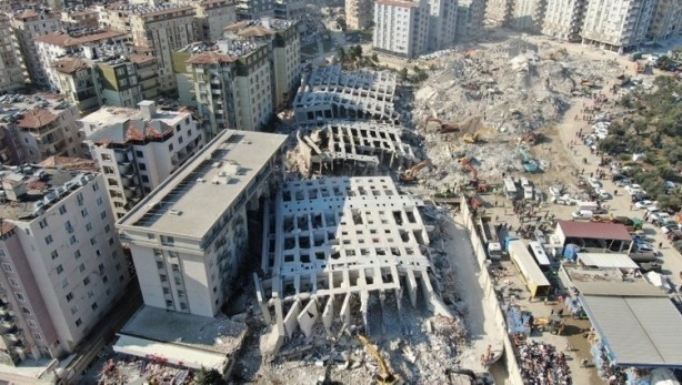 Foto - Hatay'da yüzlerce kişinin öldüğü rezidans için kan donduran reklam