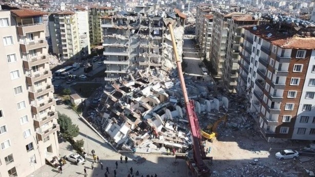 Foto - Hatay'da yüzlerce kişinin öldüğü rezidans için kan donduran reklam