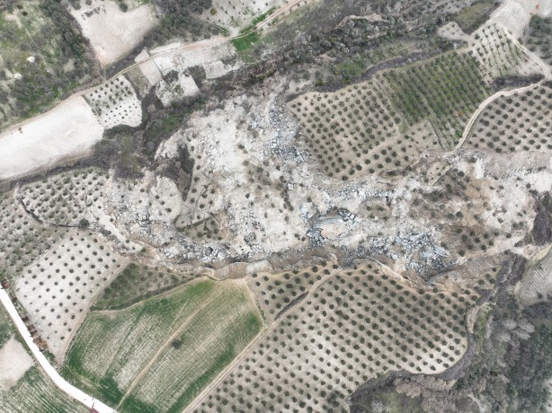 Foto - Hatay'daki o detay uzaydan görüntülendi! Tamı tamına 500 metre, görenleri hayrete düşürdü