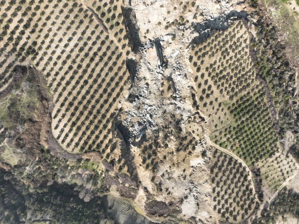 Foto - Hatay'daki o detay uzaydan görüntülendi! Tamı tamına 500 metre, görenleri hayrete düşürdü