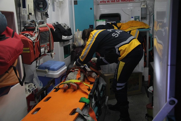 Foto - Hatay'dan güzel haber! 26 saat sonra iki çocuk böyle kurtarıldı