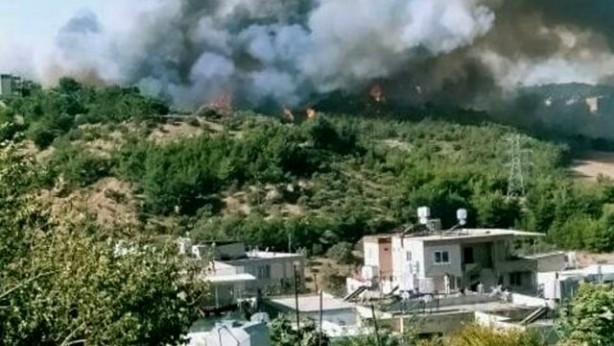 Foto - Hatay'ın ciğerleri yandı! Arabalar küle döndü