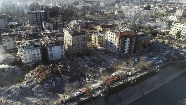 Foto - Hatay'ın o mahallesinde bir bina bile yıkılmadı!
