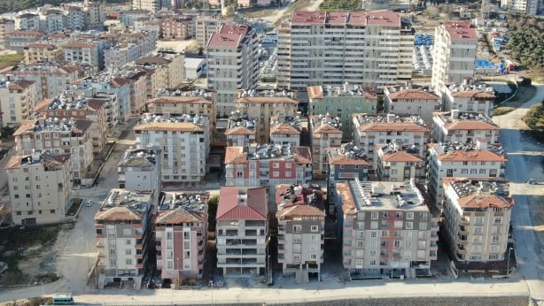 Foto - Hatay'ın o mahallesinde bir bina bile yıkılmadı!