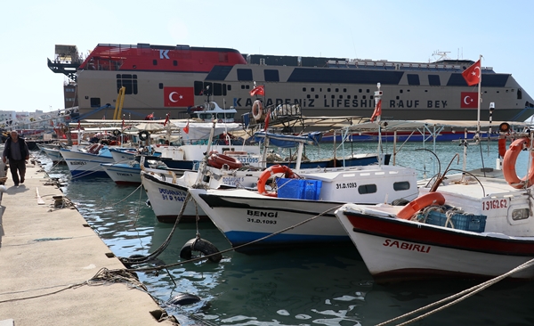 Foto - Hataylı balıkçılar denize açılmak için hazırlıklara başladı