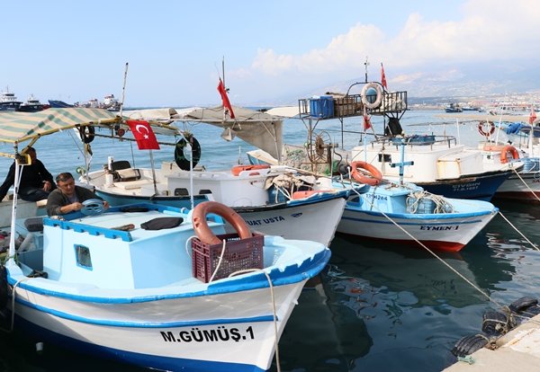 Hataylı balıkçılar denize açılmak için hazırlıklara başladı
