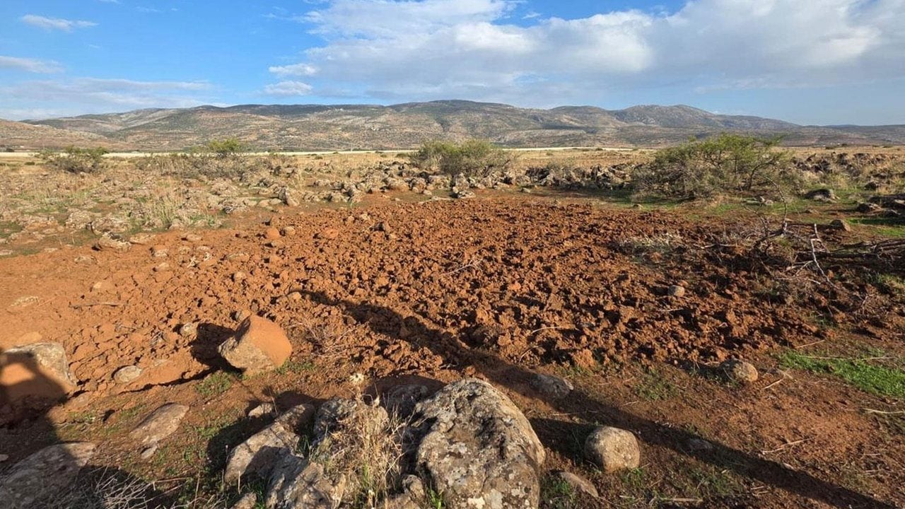 Foto - Hataylı çiftçi toprağı sürdü, resmen feleği şaştı! Olabilecek en yanlış yeri seçince 700 bin TL ceza yedi 