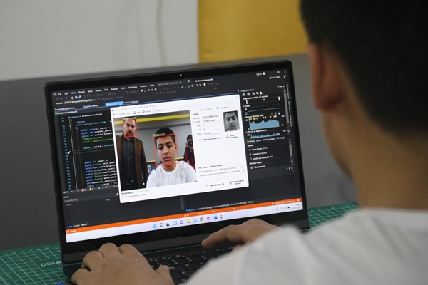 Foto - Hataylı öğrenciler kadına şiddete karşı geliştirdi