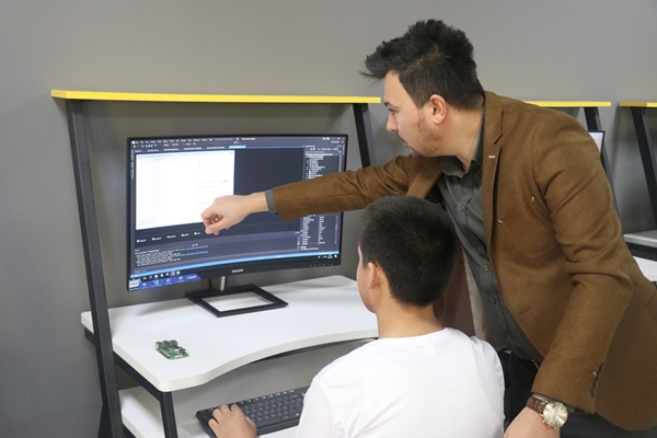 Foto - Hataylı öğrenciler kadına şiddete karşı geliştirdi