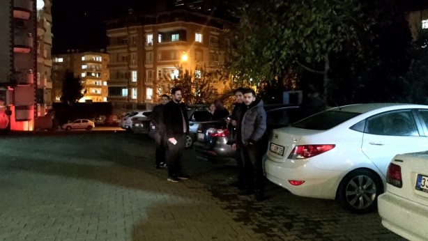 Foto - Hataylılar geceyi sokaklarda geçiriyor!