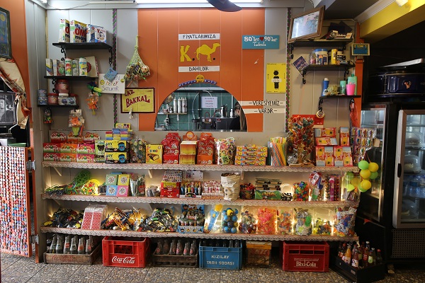 Foto - Hatıralar burada canlanıyor! 90'la ışınlanmak isteyenler bu bakkala gidiyor