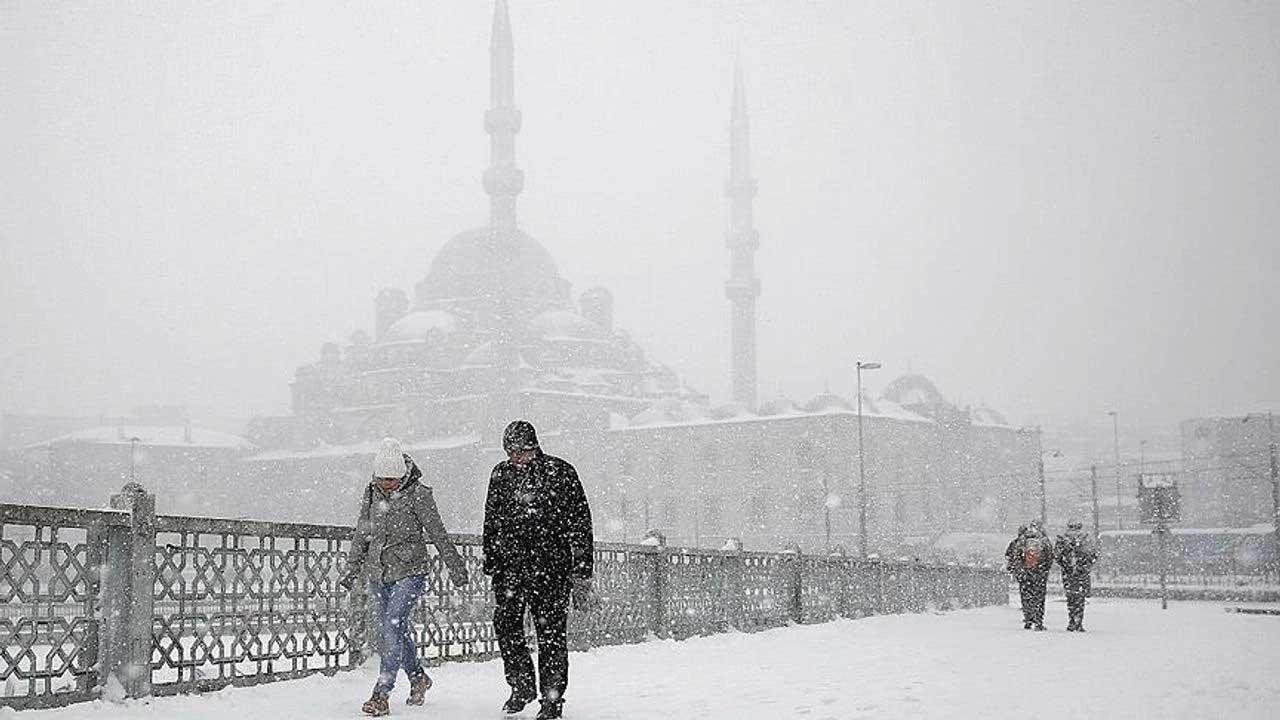 Hava bir anda değişecek! İstanbul'da kar, fırtına ve sağanak geliyor