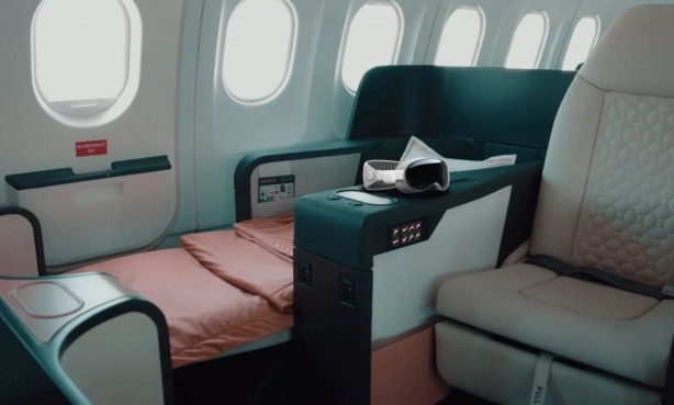 Foto - Hava yolu şirketi uçuşta Apple Vision Pro veriyor