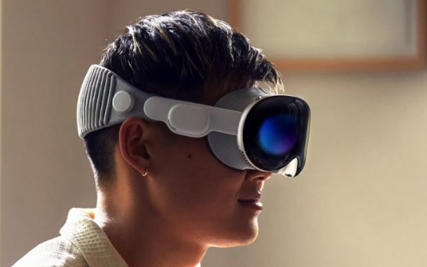 Foto - Hava yolu şirketi uçuşta Apple Vision Pro veriyor