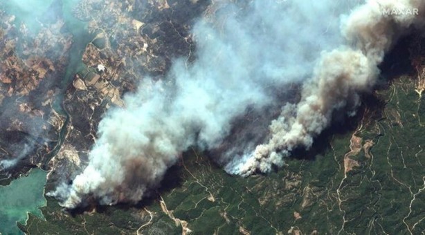 Foto - Havadaki devler Türkiye'ye giriş yaptı! Tek seferde 39 ton su bırakabiliyor