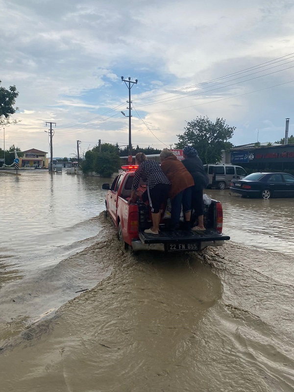 Foto - Havadan böyle görüntülendi! O tatil beldesi sular altında kaldı