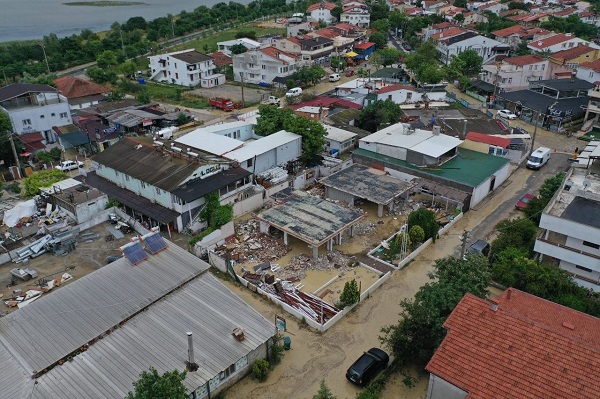 Foto - Havadan böyle görüntülendi! O tatil beldesi sular altında kaldı