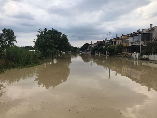 Foto - Havadan böyle görüntülendi! O tatil beldesi sular altında kaldı